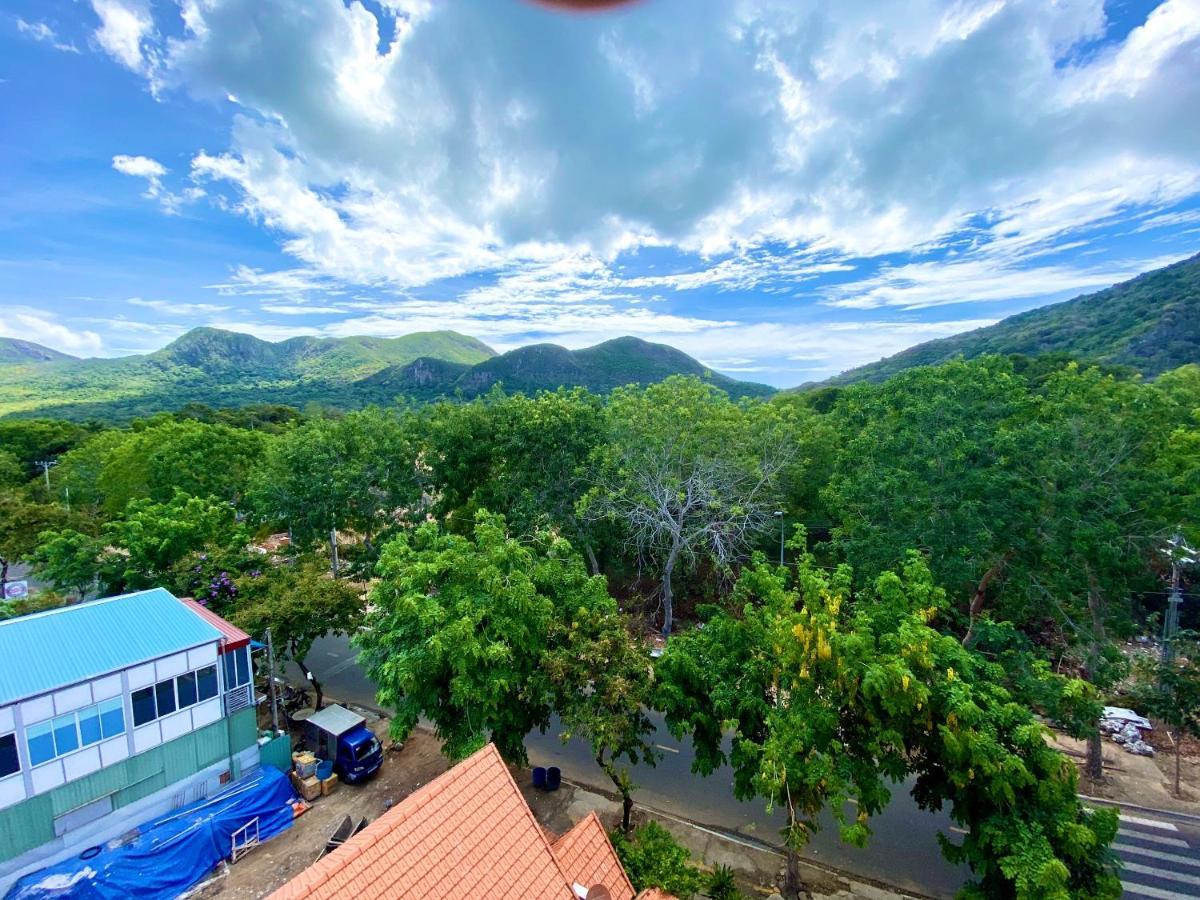 Готель Khach San Phuc Loc An Con Dao Chi Khu Co Ong Екстер'єр фото